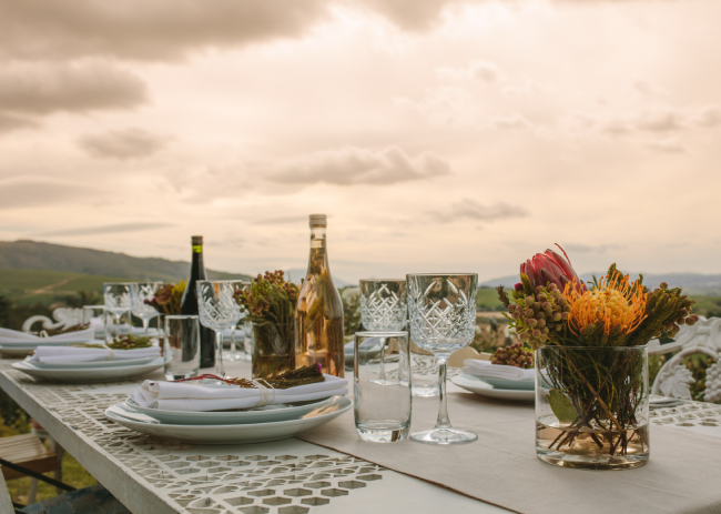 11 Gorgeous Ways To Decorate For Your Next Dinner Party
